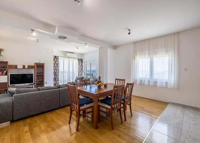 Δωμάτια σε οικογενειακή κατοικία Casa Di Tenor