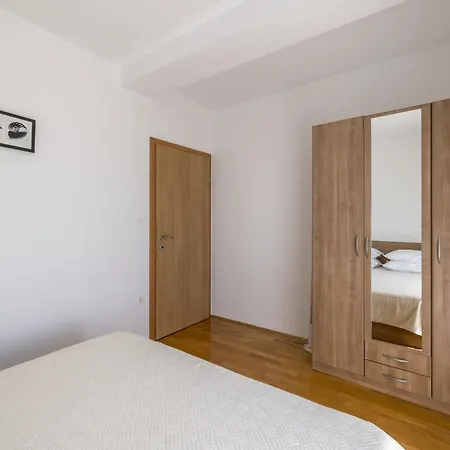 Casa Di Tenor * Split