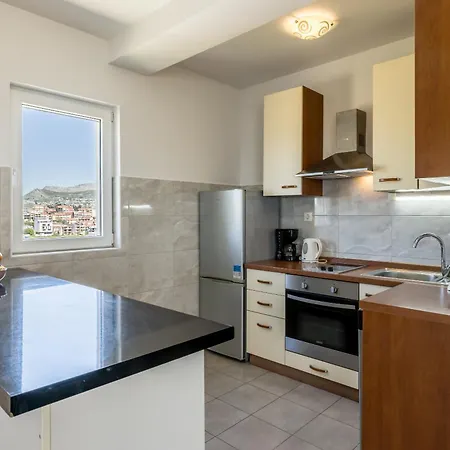 Casa Di Tenor * Split